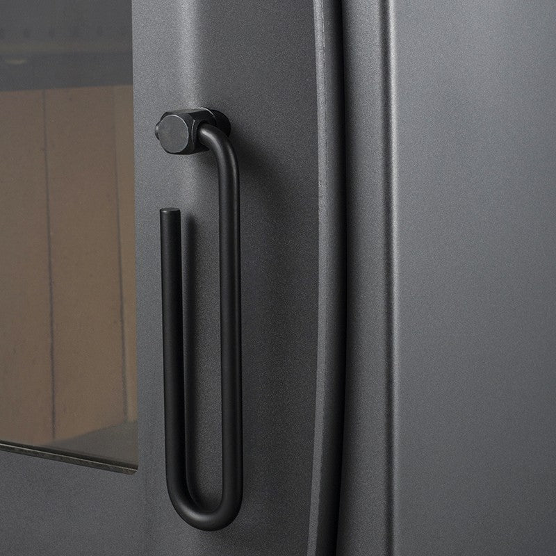 Detalle de puerta de Estufa a leña Nordic 360 Charcoal.